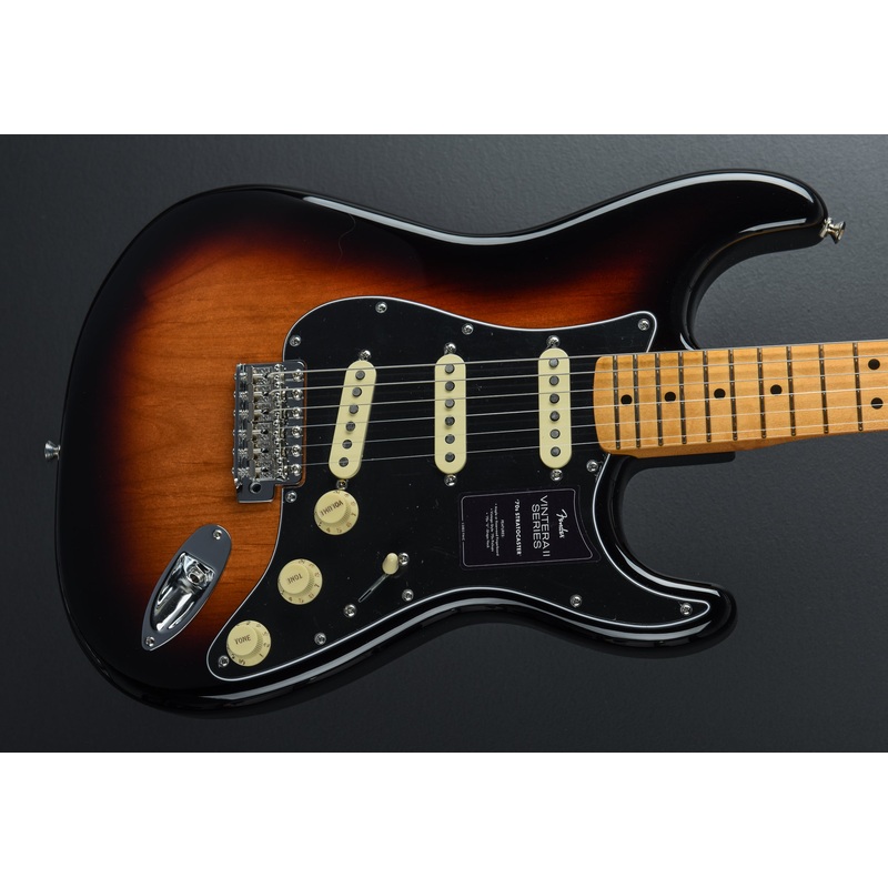 Vintera II 70's Stratocaster - 3 Color Sunburst w/Maple
