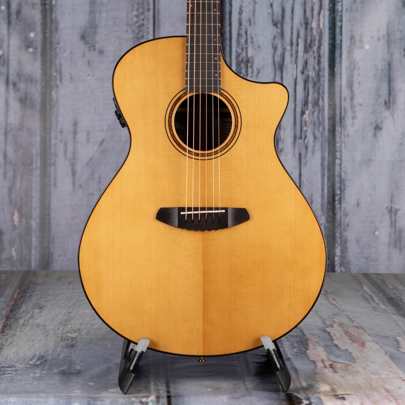 Used 2023 Breedlove Performer Pro Concert Acoustic/Electric, Natural