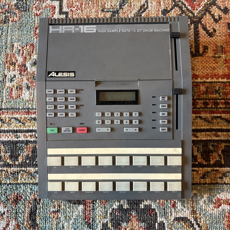 Alesis  HR-16 Drum Machine