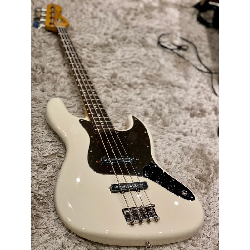 Tokai TJB-55 VWH/R Jazz Sound Bass Japan in Vintage White Single variant