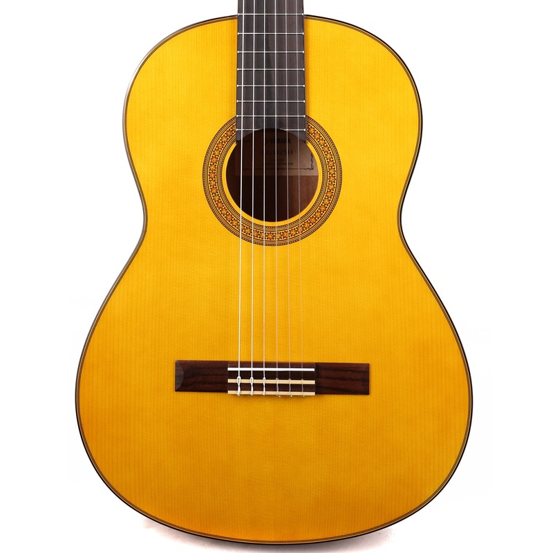 Yamaha CG142CH Classical Guitar Cedar Top Natural