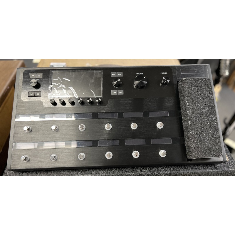Line 6 Helix Floor Multi-Effect & Amp Modeler